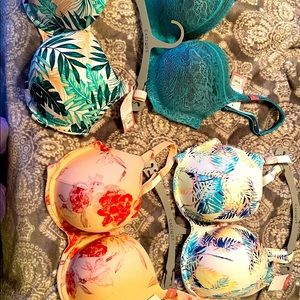 LANE BRYANT BRAS TAGS ON